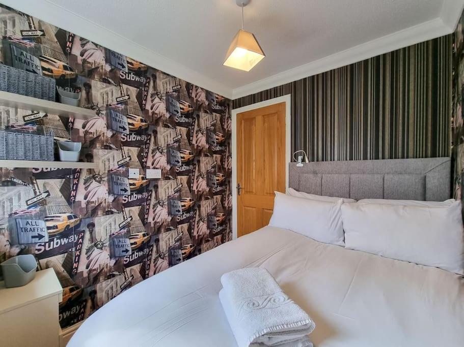 Stunning Family Home Close To The City Centre マンチェスター エクステリア 写真