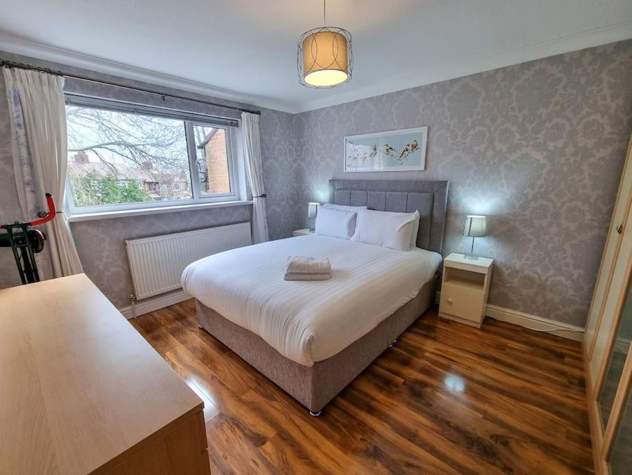 Stunning Family Home Close To The City Centre マンチェスター エクステリア 写真